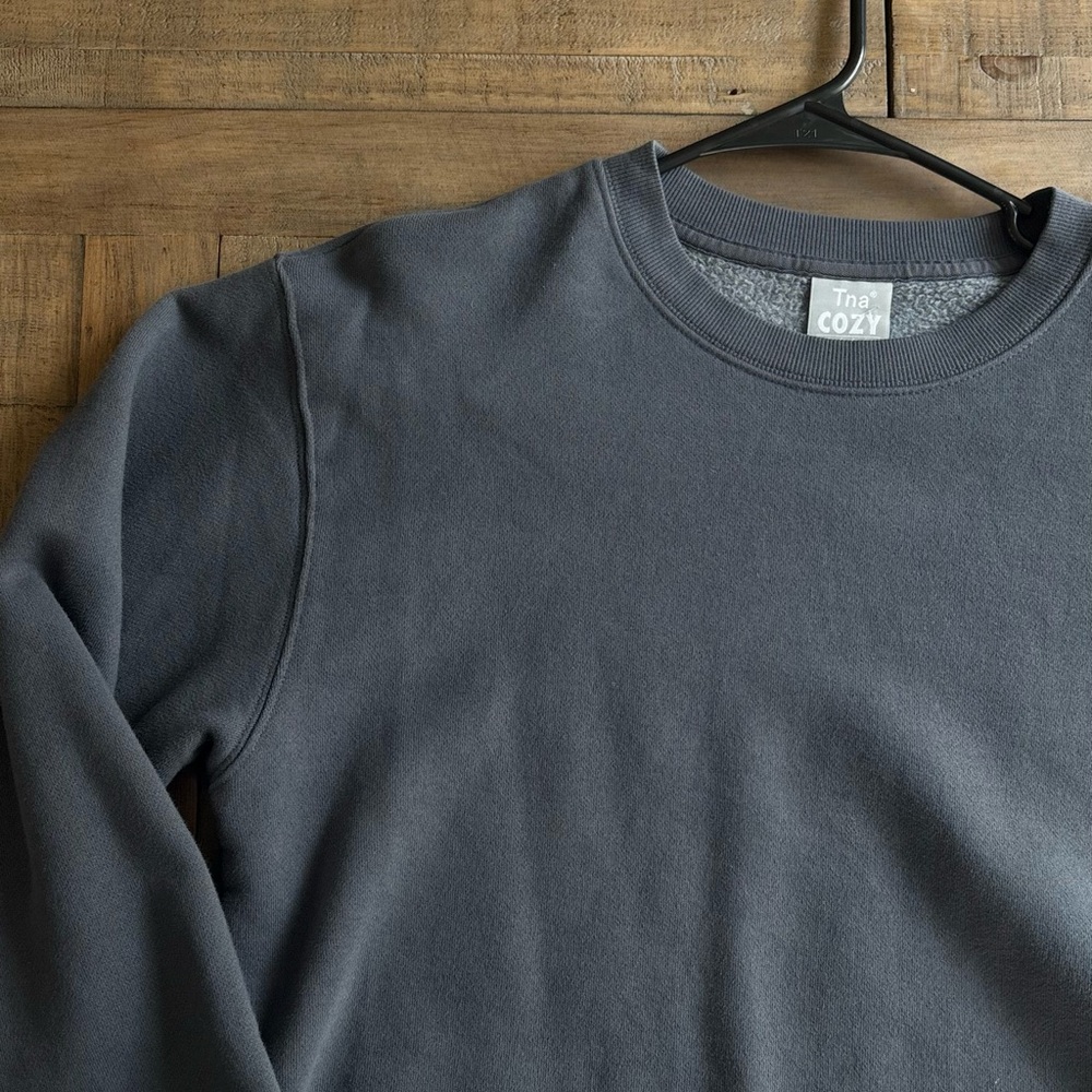 Aritzia cropped crew